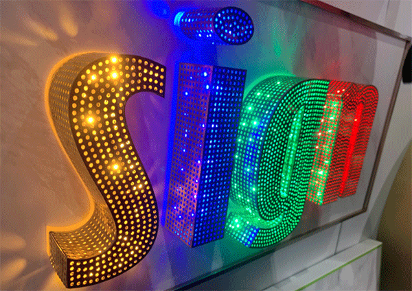 成都led沖孔發光字