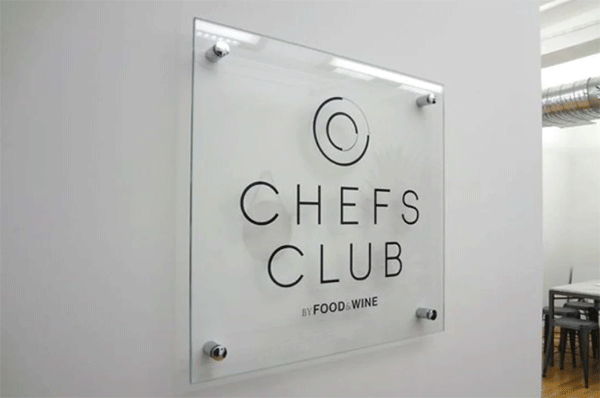 亞克力板材進行UV打印加工時需要注意哪些問題？